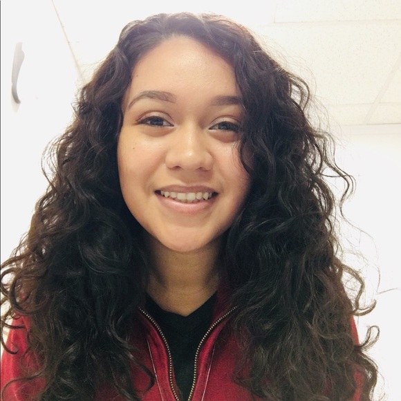 Meet your Posher, Mia - Picture 1 of 1